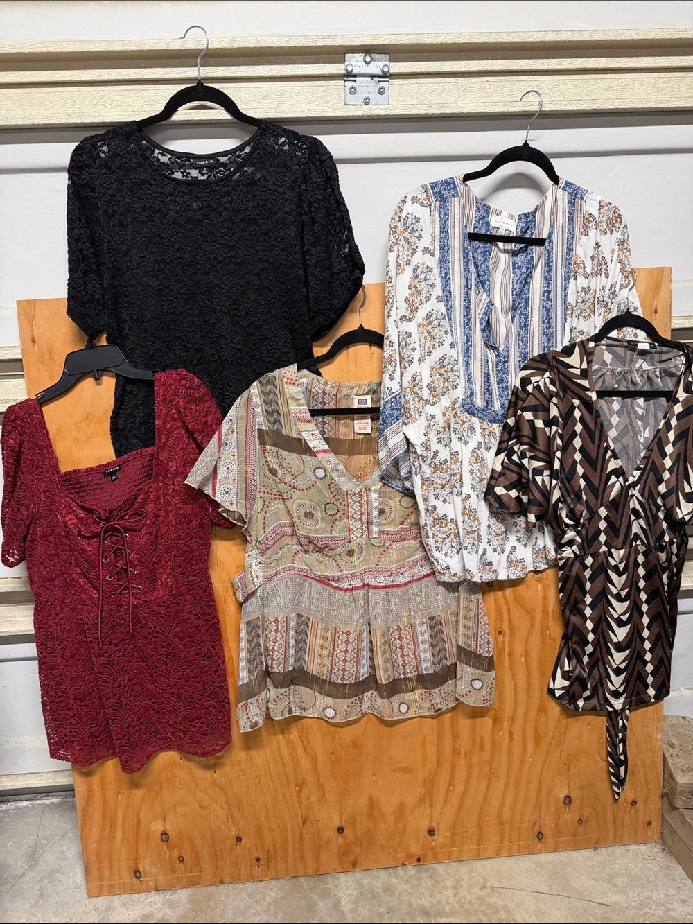 torrid bundle 5 Mixed-Print & Lace Tops - Black, Burgundy, Cream, Brown, Blue